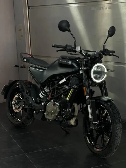Husqvarna Svartpilen 200