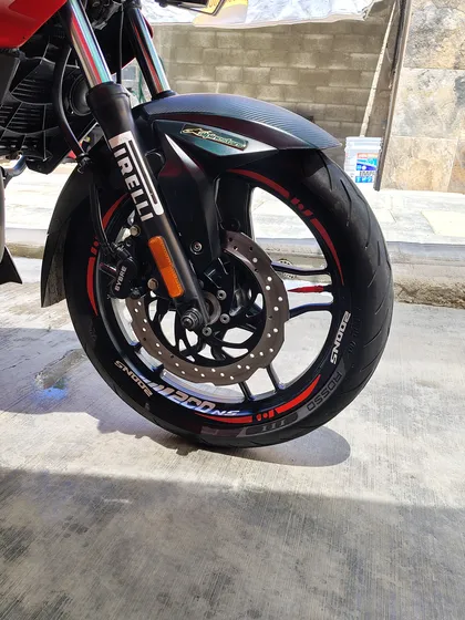 Pulsar Ns 200