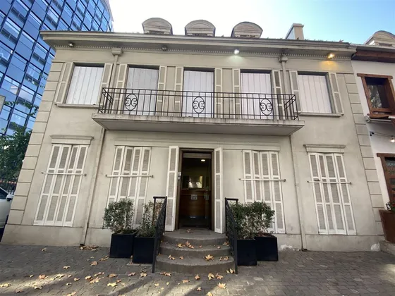 Casa Comercial: Pedro De Valdivia / Nueva Providencia