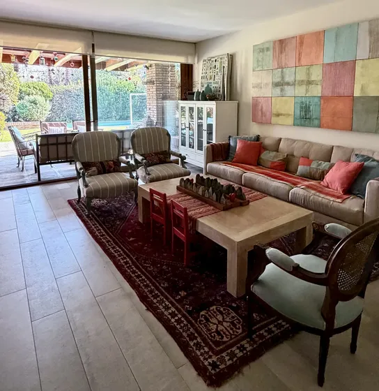 Preciosa Casa Con Taller, Piscina, Gran Jardin , Impecable!
