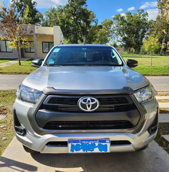 Toyota Hilux 2.8 Cd Sr 177cv 4x4