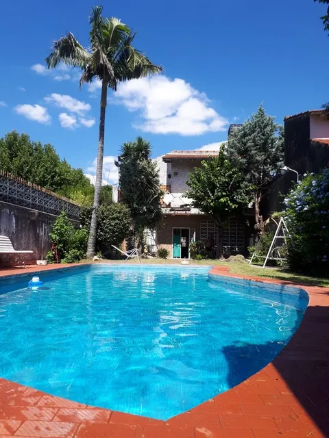 Venta Monte Grande Lote 280m2 Con Mejoras, Piscina Y Cochera Cubierta! Excelente Ubicación! Oportunidad!!