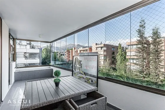 Departamento En Venta De 3 Dorm. En Lo Barnechea