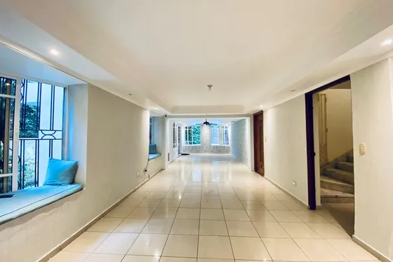Casa En Alquiler En Urbanización Fernandez, Con Piscina Y Jacuzzi