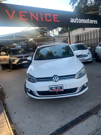 Volkswagen Suran 1.6 Highline 101cv