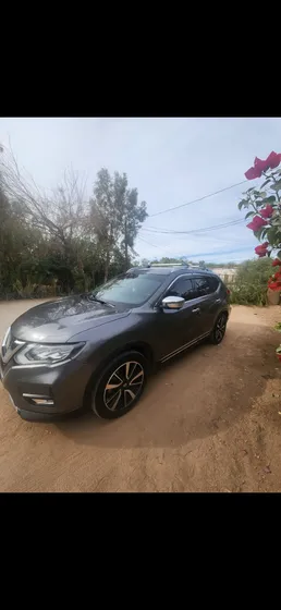 Nissan X-trail 2.5 Exclusive 3 Row Cvt