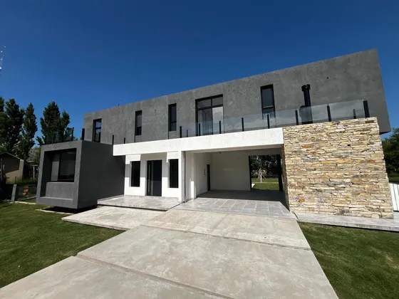Venta Casa En Barrio Privado La Magdalena,  Canning Ezeiza Imperdible ! Se Escuchan Ofertas Razonabless