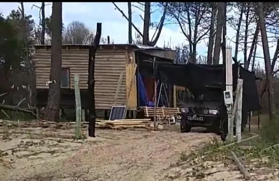 Venta Terreno Con Cabaña Metros Del Mar Balneario Uruguay