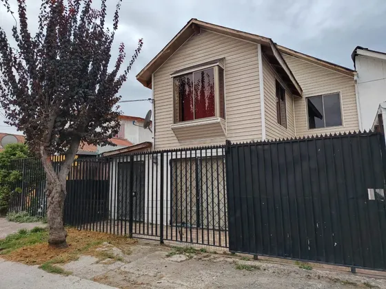 Excelente Casa, Oportunidad En Exclusivo Barrio Residencial.