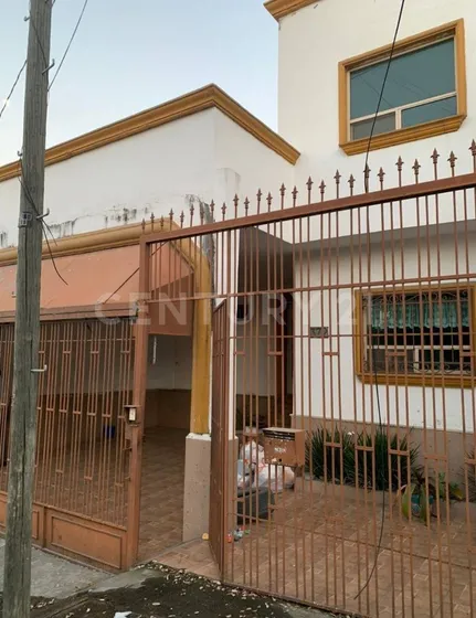 Casa En Venta En Col. Cumbres 6 Sector En Monterrey