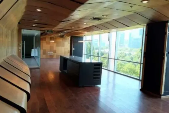 Excelente Oficina Ubicada En Nueva Las Condes