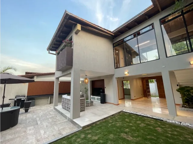 Vendo Casa En Prados Del Este Actualizada