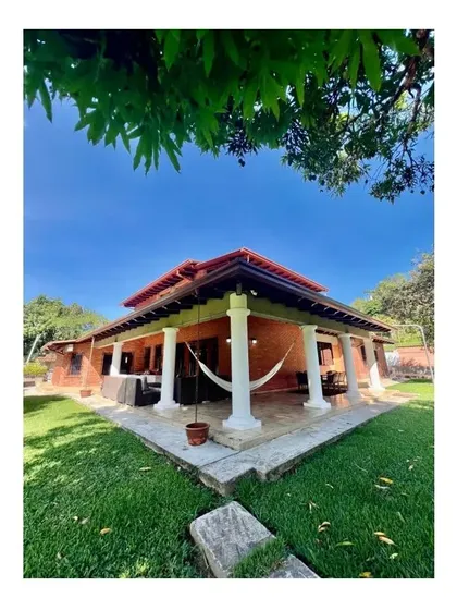 Hermosa Casa En Venta 2000 M2 Terreno Y 800 M2 Construccion