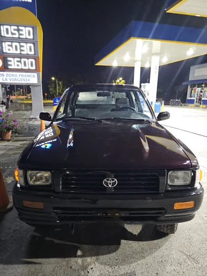 Toyota Hilux 2.4l 117 Hp 4x4