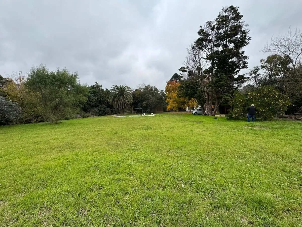 For Sale: Plot in Pilar with Swimming Pool and Gazebo – 1,852 m²