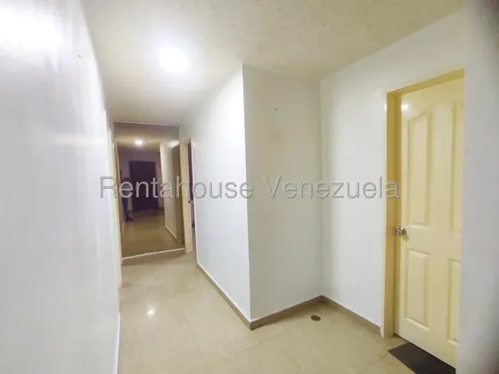 Apartamento En Venta En Barquisimeto Sotavento Zona Del Obelisco Codigo 2 6 1 0 6 5 1 Mildred Amplio, Bello Y Comodo Apartamento Ubicado En Zona Centrica, Privilegiada Y Estrategica De La Ciudad, 82 M