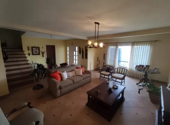 Venta Hermosa Casa Club De Campo San Antonio De Los Altos, Calle Cerrada. 976mts2  Yy