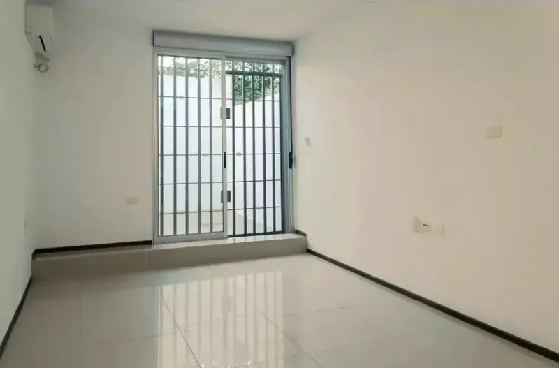 Se Alquila Monoambiente Con Terraza Calle Lepanto Esquina Av. Gral. Rivera, Pocitos