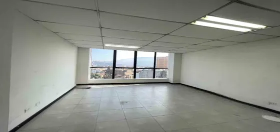 Oficina En Arriendo Ubicada En La Medellin Sector Avenida Nutibara  (26054).