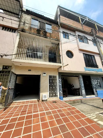 Casa En Venta En Aguablanca. Cod V6485637