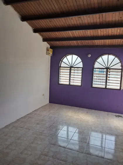 Casa Familiar Con Buen Espacio Dos Niveles En Urb. Los Castores San Joaquin Cs00