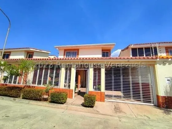 Espectacular Quinta En Venta En Urb. Los Girasoles, La Morita I (jbra Cod. 25-15883)