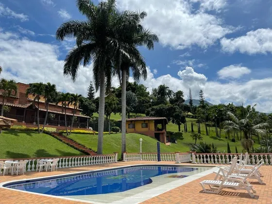 Finca En Venta En Copacabana - Antioquia