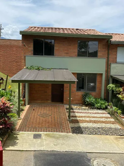 Arriendo Casa En Amazonia Bello