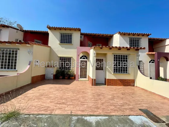 Dennymar, Alquila Espectacular Casa En Sensacional Urbanizacion De Cabudare Posee 4 Habitaciones 4 Baños Acabados Modernos Bellas Areas Comunes Pozo De Agua Propio Contactame B5a18134                 