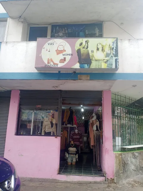 Local De Ropa Se Vende Por Viaje, Con 12 Años De Clientela
