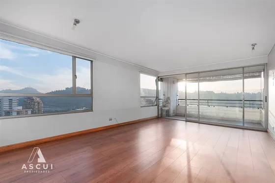 Departamento En Venta De 2 Dorm &#43; Servicios, En Vitacura