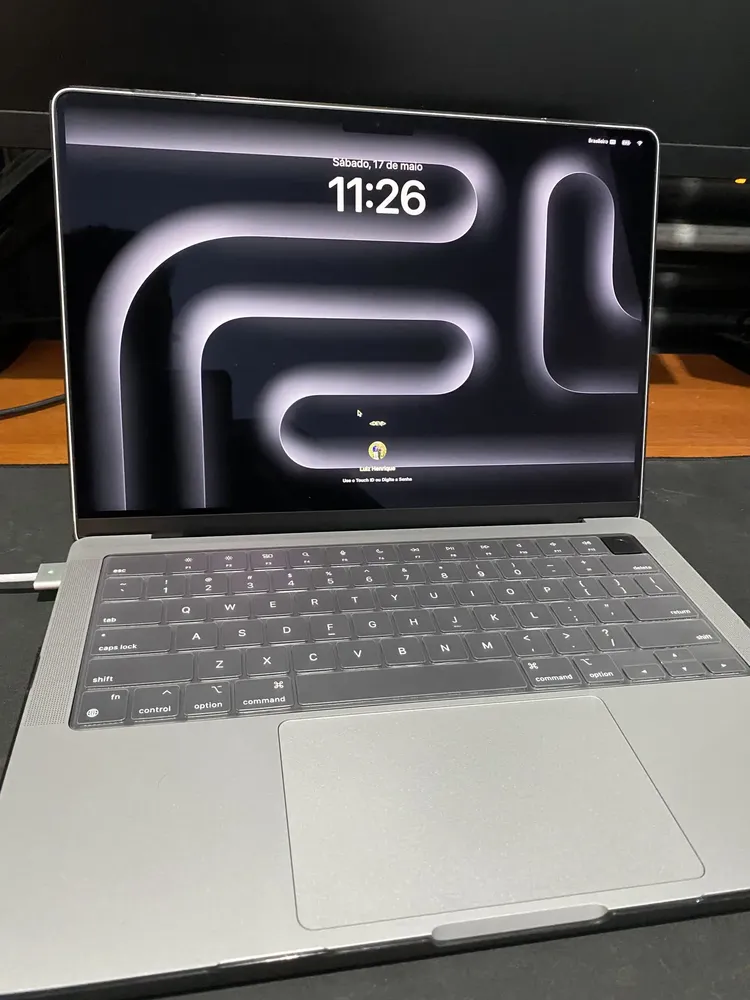 Apple MacBook Pro A2992 MRX63LL Silver 14