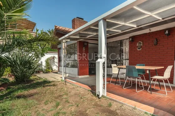 Casa En Venta De 3 Dorm. En Las Condes