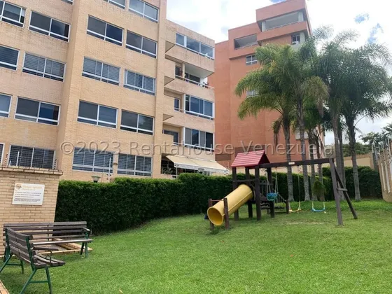 Oportunidad De Venta En Lomas Del Sol: Tranquilidad Garantizada 25-15714 Bb