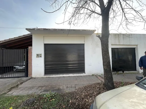 Venta Lote Con Local Libertad Merlo