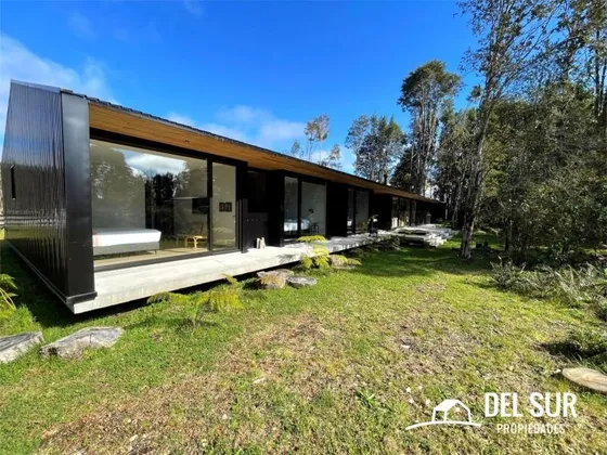 Casa Nueva De Un Piso, Con Excelentes Terminaciones Y Bosque