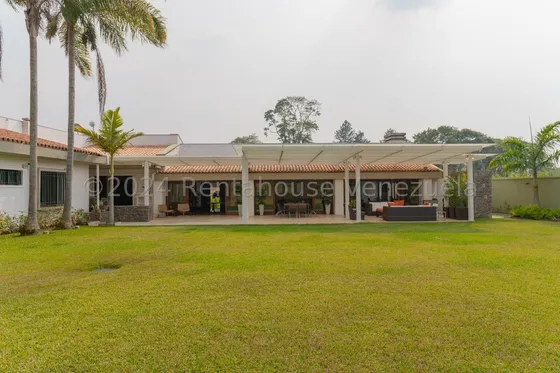 Casa En Venta En La Lagunita Caracas Calle Cerrada 1 Sola Planta Angela Tochon 