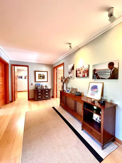 San Damián: Elegante, Espacioso Y Vistas 360%. Más Azotea.