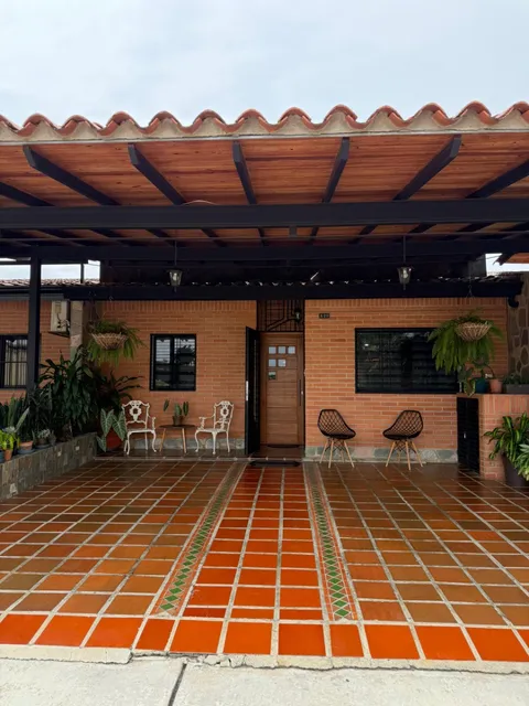 Elena Hidalgo Vende Hermosa Casa En Villa Tiziana, Con Cocina Empotrada, Pozo De Agua, Vigilancia 24/7 Amoblada, Pozo, Cancha, Parque, Zona Tranquila Para Vivir  En San Diego Carabobo 