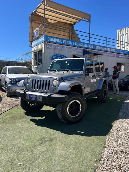 Jeep Wrangler 3.7 Unlimited Sahara 3.6 4x4 At