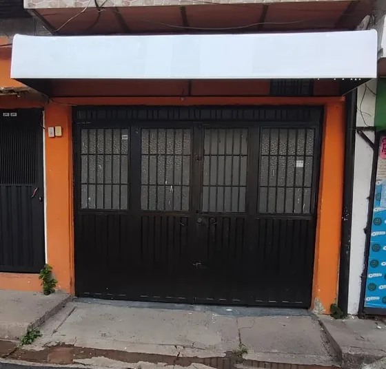 Local En Barrio Sucre En Alquiler 