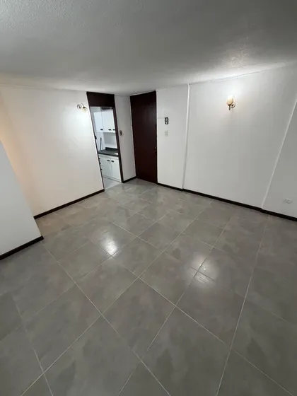 Departamento En Primer Piso, Condominio