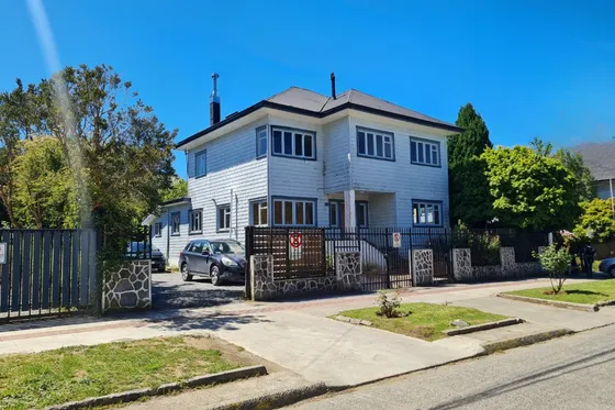 Casona Típica De Puerto Varas En Ubicación Estratégica