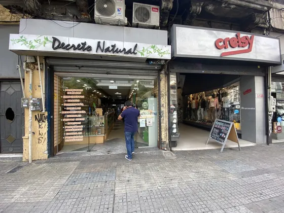 Venta Gran Local Comercial 18 De Julio Y Vazquez. Cordón