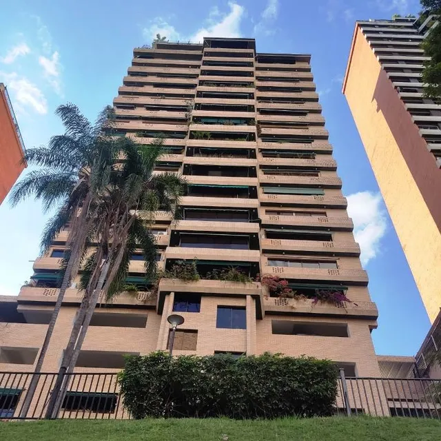 Lm Vende Apartamento En Res. Isla Coral, Urbanización El Parral.