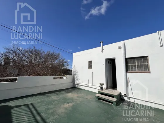 Departamento En  Venta De 2 Amb C/ Cochera Y Amplia Terraza. Apto Credito.