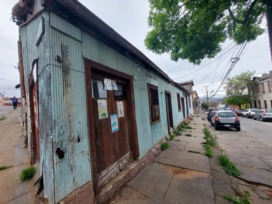 Gran Oportunidad De Inversión En Valparaíso 5 Casas Esquina