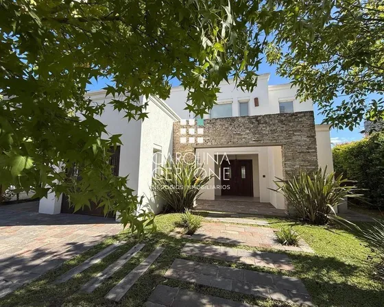 Casa  En Alquiler En Los Lagos, Nordelta, Tigre