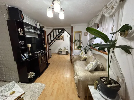 Casa En Venta De 3 Dorm. En Estación Central