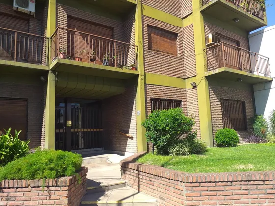 Venta De Departamento 3 Ambientes  